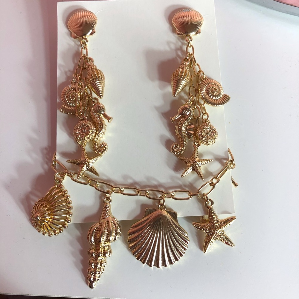 3/$15💛Shell Earrings with matching necklace